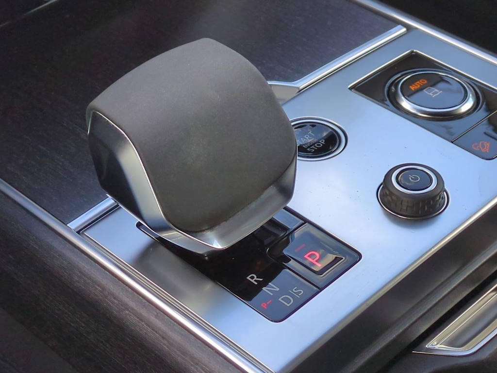 Thumbnail: 2023 Land Rover Range Rover - 14