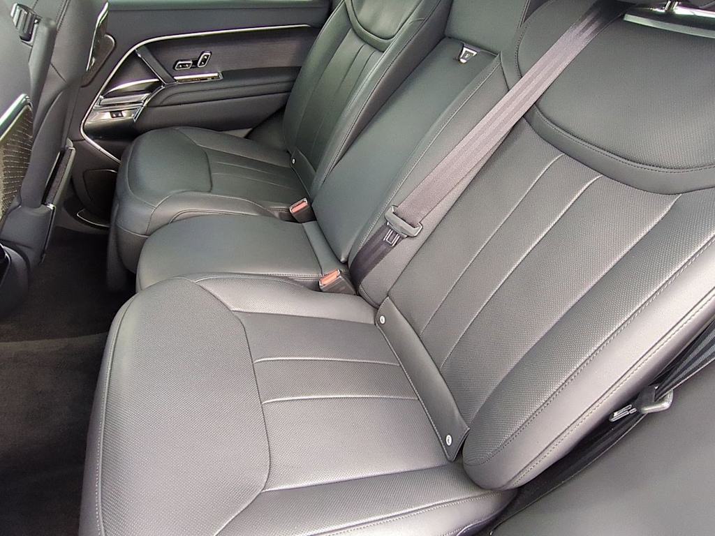 Thumbnail: 2023 Land Rover Range Rover - 27