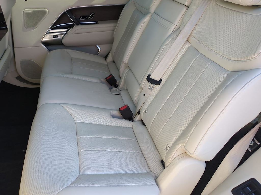 Thumbnail: 2023 Land Rover Range Rover - 12