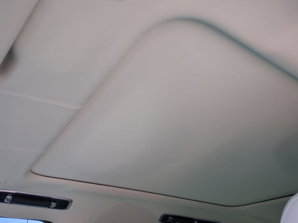 Thumbnail: 2023 Land Rover Range Rover - 25