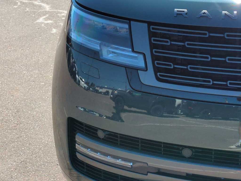 Thumbnail: 2023 Land Rover Range Rover - 7