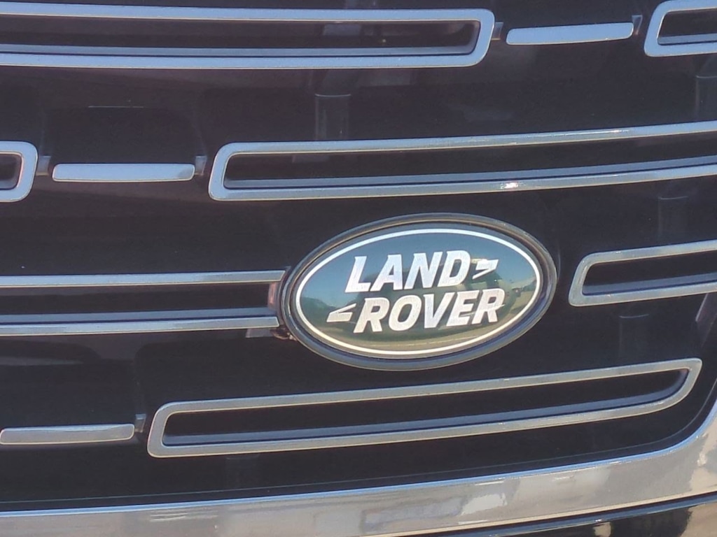 Thumbnail: 2023 Land Rover Range Rover - 21