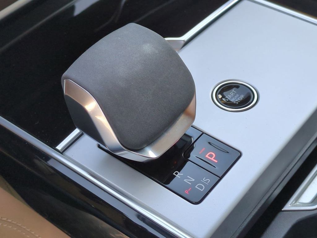 Thumbnail: 2024 Land Rover Range Rover - 36