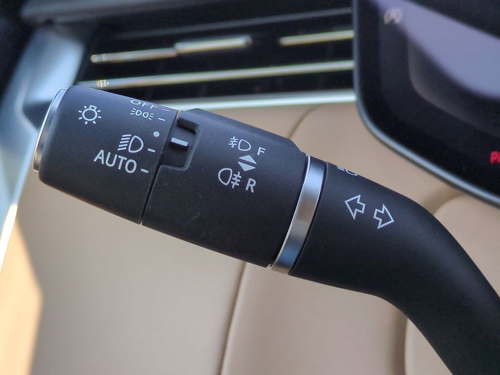 Thumbnail: 2024 Land Rover Range Rover - 32