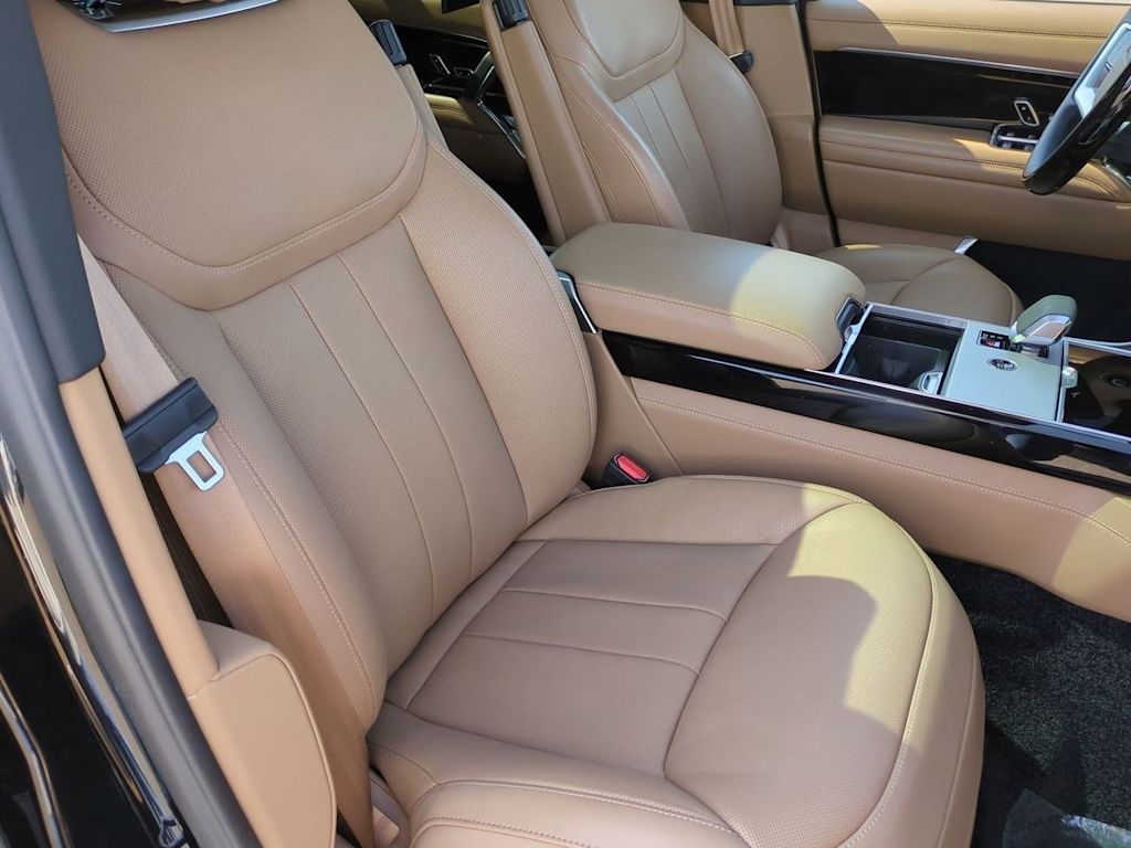 Thumbnail: 2024 Land Rover Range Rover - 28