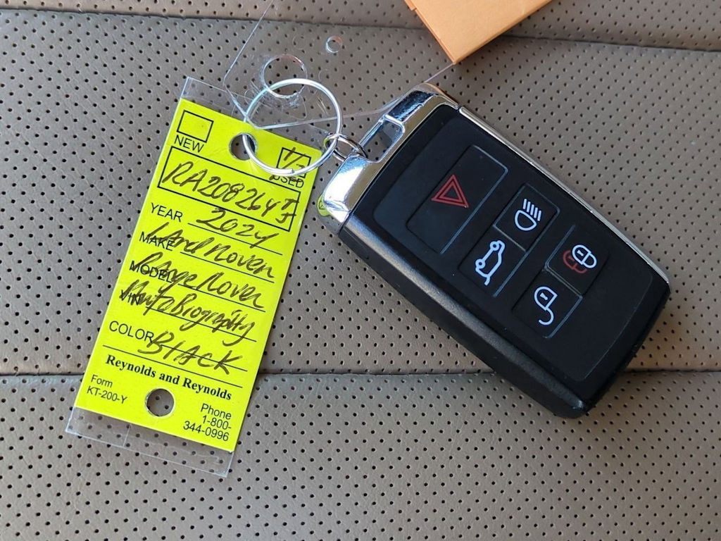 Thumbnail: 2024 Land Rover Range Rover - 16