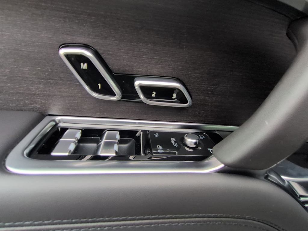 Thumbnail: 2026 Land Rover Range Rover - 25