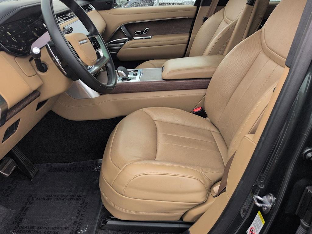 Thumbnail: 2023 Land Rover Range Rover - 11