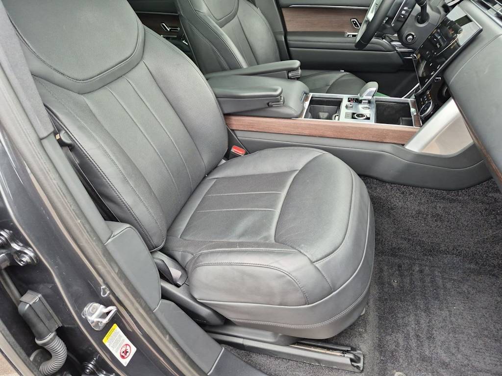 Thumbnail: 2023 Land Rover Range Rover - 30