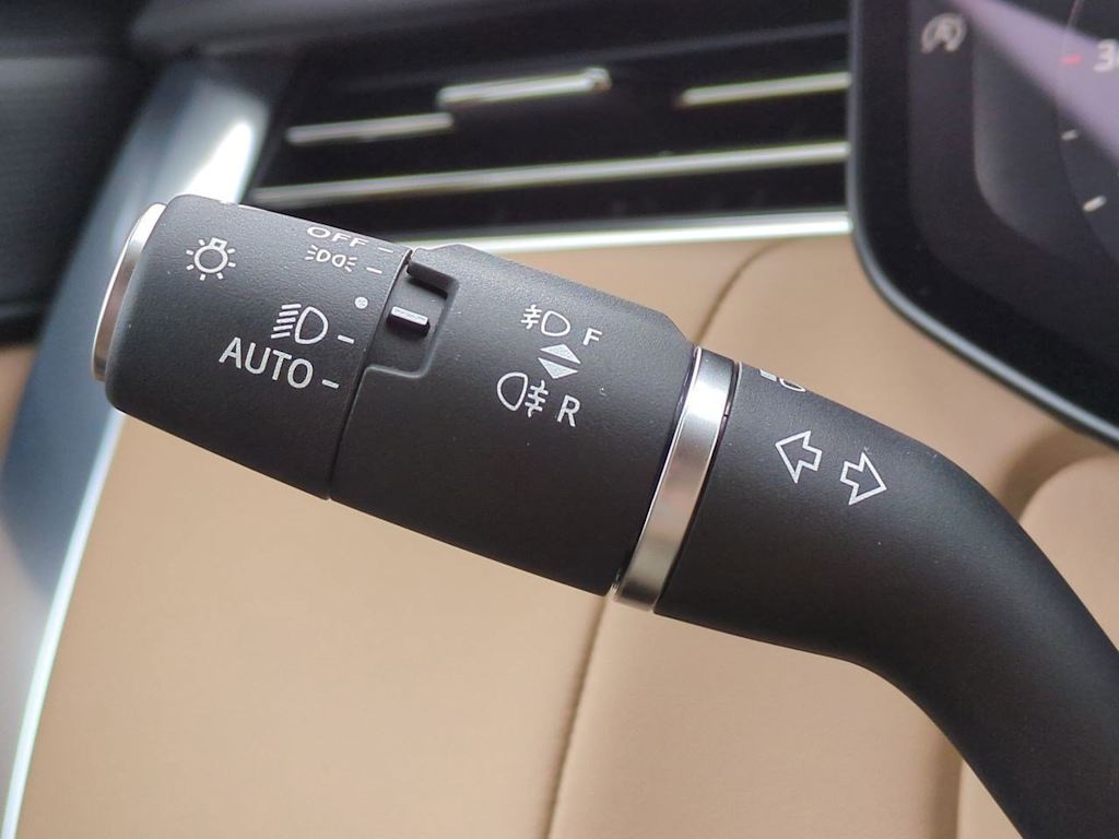 Thumbnail: 2025 Land Rover Range Rover - 14
