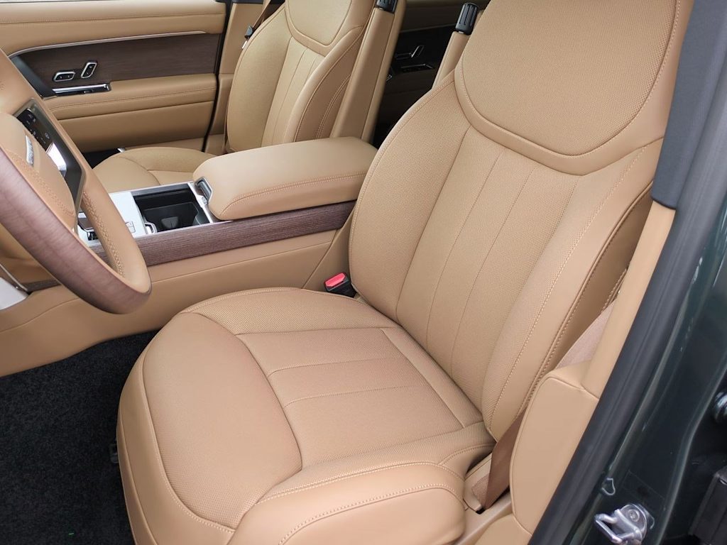 Thumbnail: 2025 Land Rover Range Rover - 9