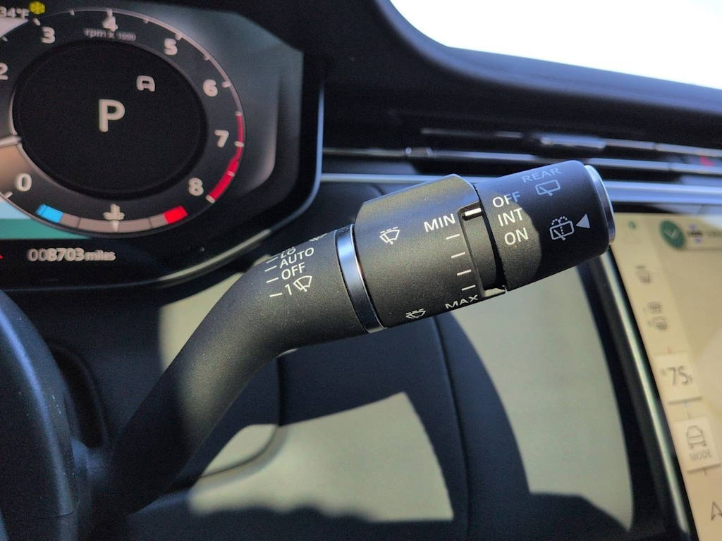 Thumbnail: 2025 Land Rover Range Rover - 15