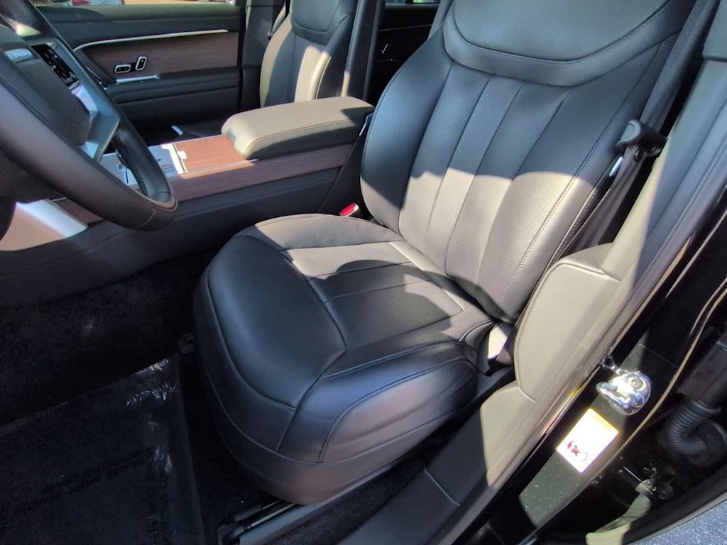 Thumbnail: 2025 Land Rover Range Rover - 11