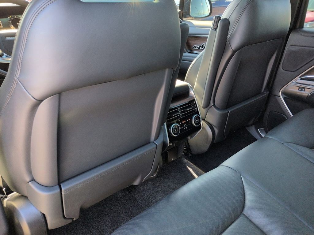 Thumbnail: 2025 Land Rover Range Rover - 26