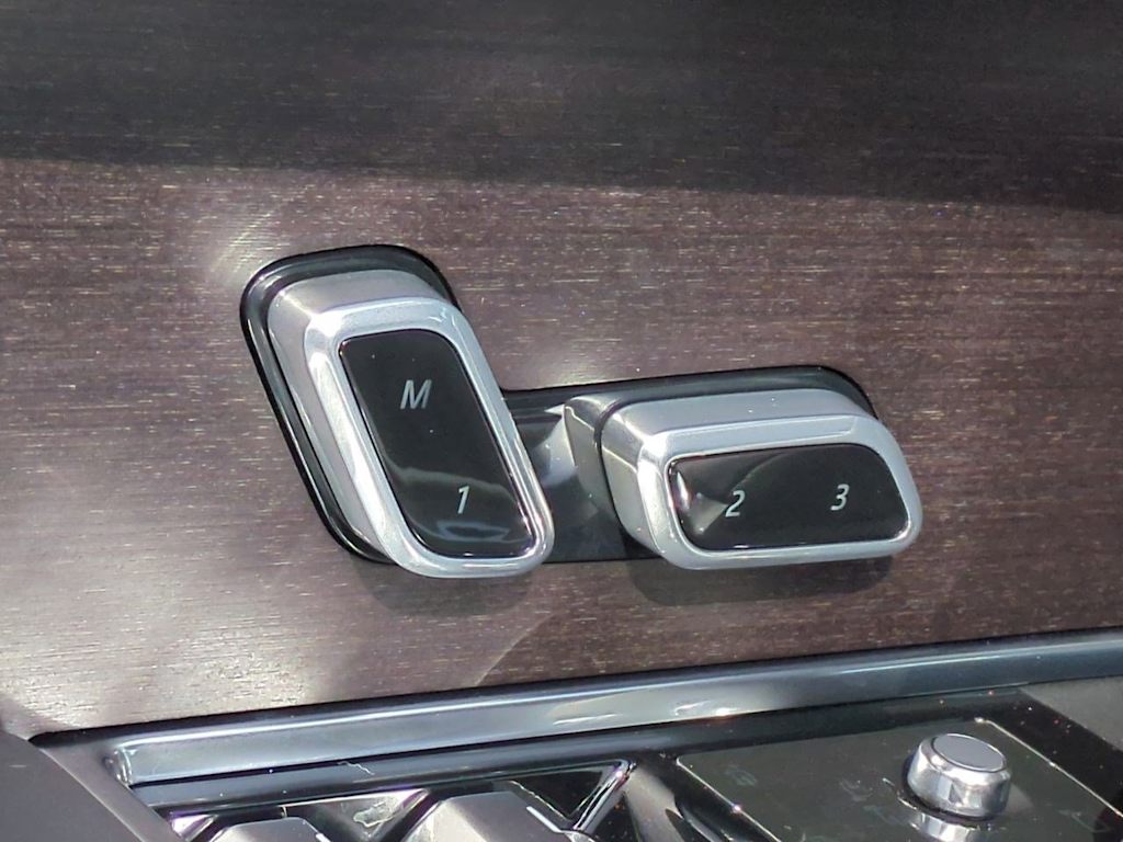 Thumbnail: 2025 Land Rover Range Rover - 26