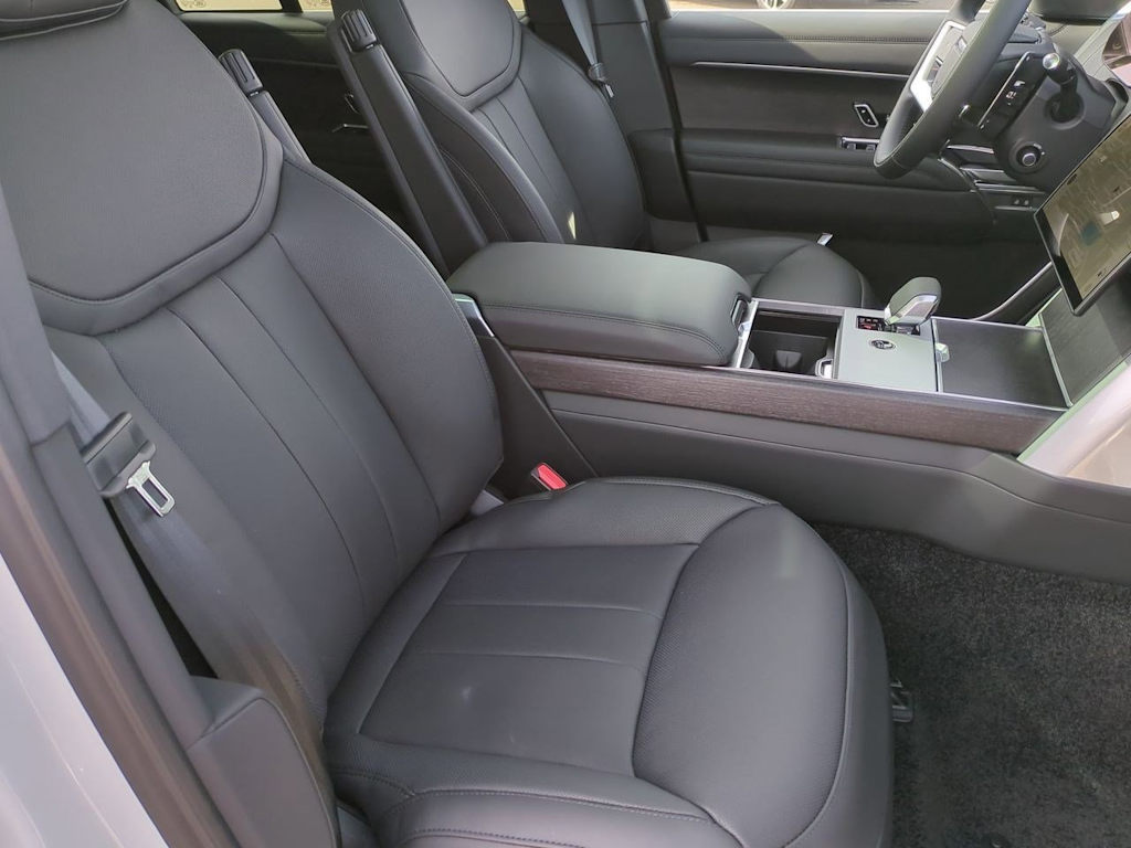 Thumbnail: 2025 Land Rover Range Rover - 11