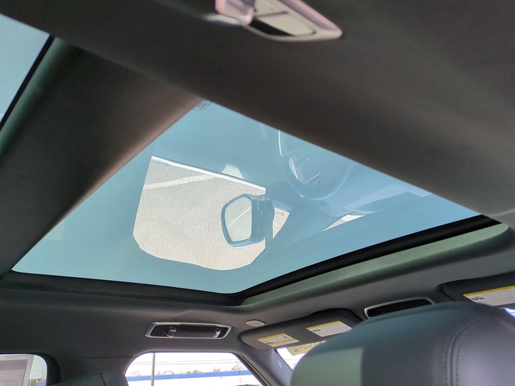 Thumbnail: 2025 Land Rover Range Rover - 30