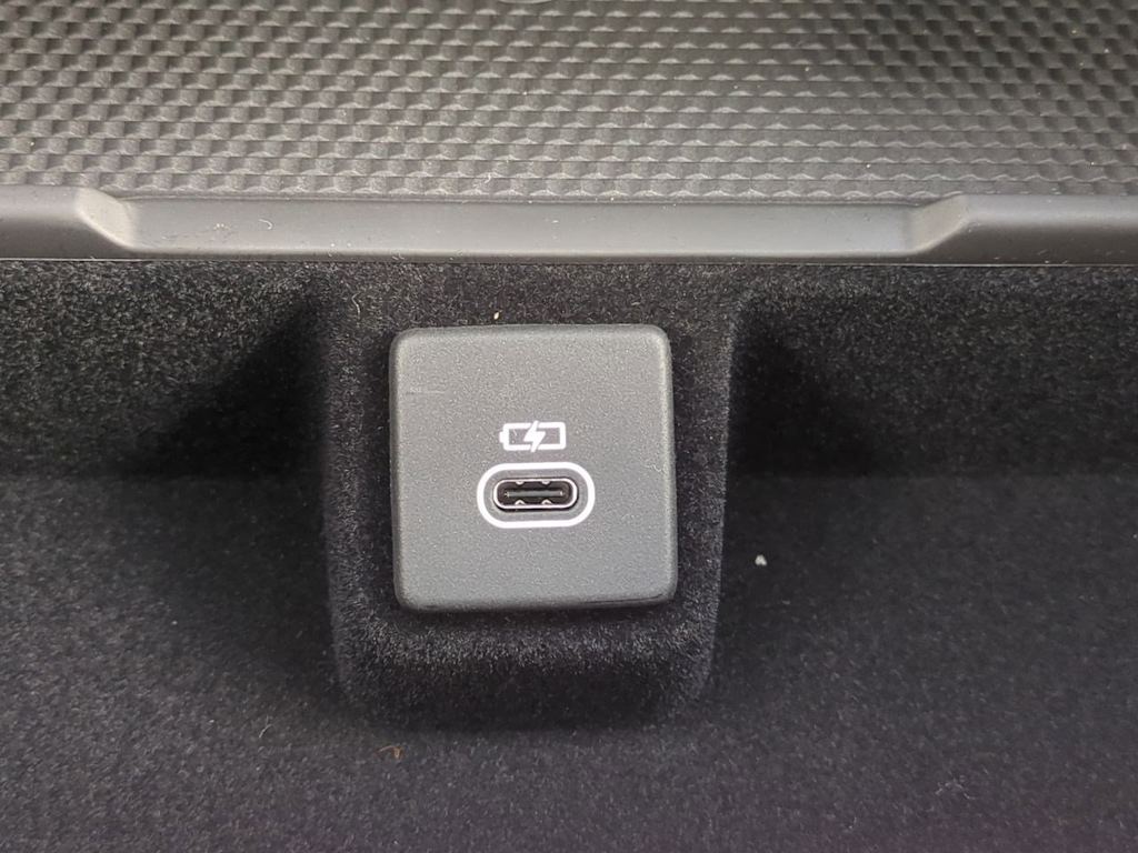 Thumbnail: 2025 Land Rover Range Rover - 18