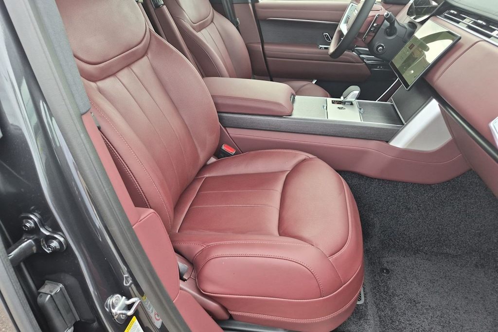 Thumbnail: 2026 Land Rover Range Rover - 26