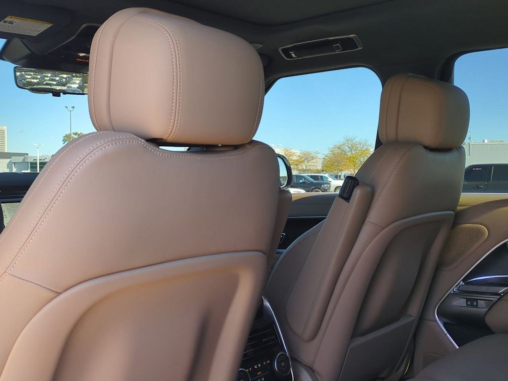 Thumbnail: 2025 Land Rover Range Rover - 10