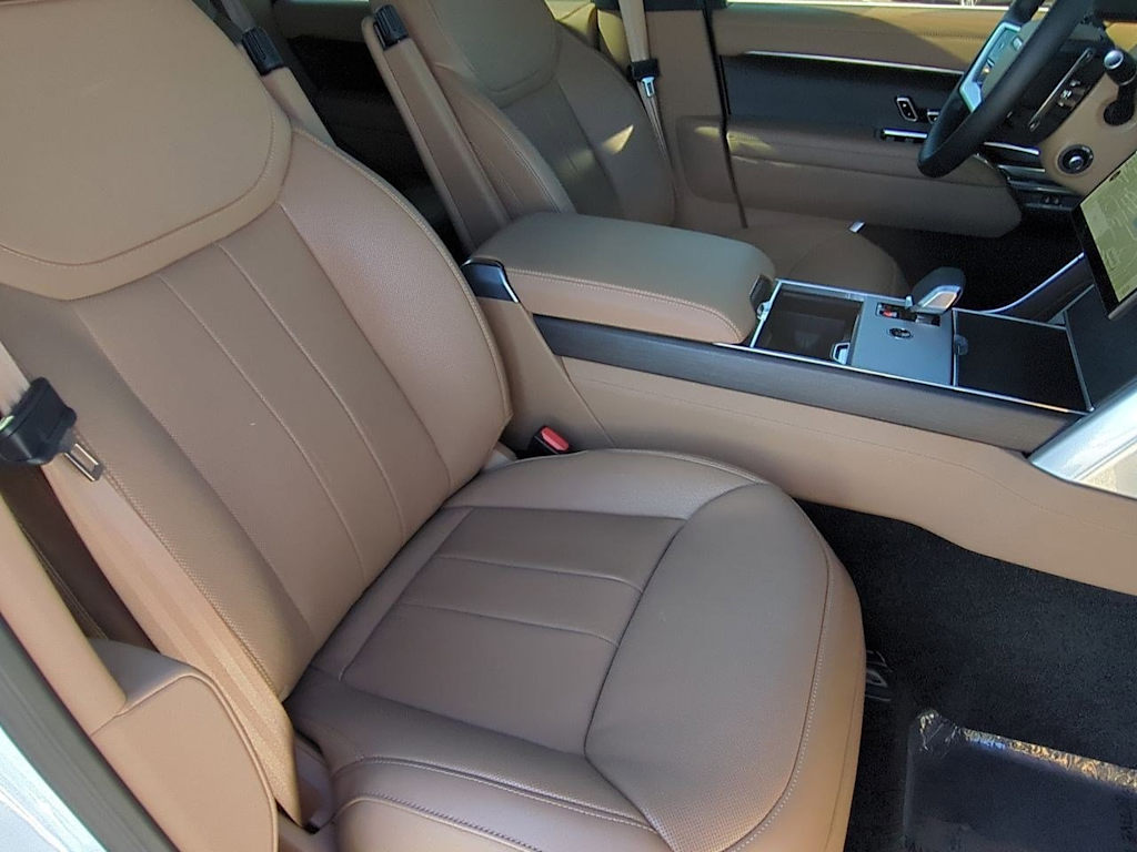 Thumbnail: 2025 Land Rover Range Rover - 25