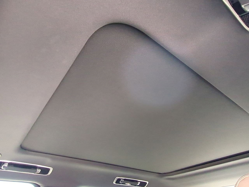 Thumbnail: 2025 Land Rover Range Rover - 22