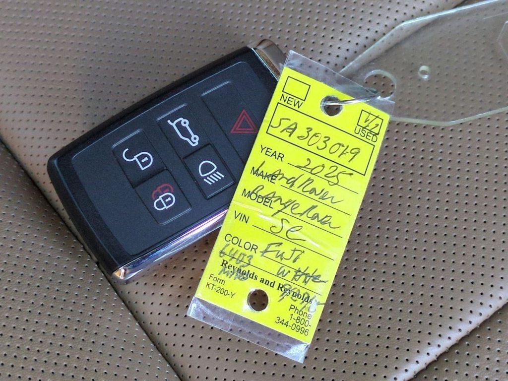 Thumbnail: 2025 Land Rover Range Rover - 14