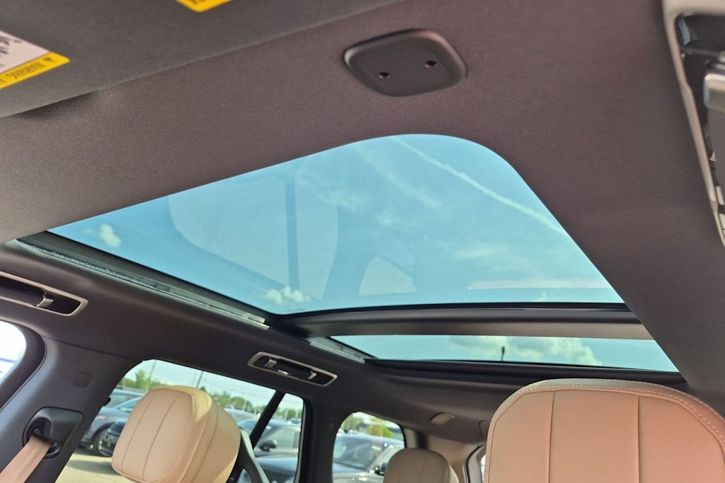 Thumbnail: 2026 Land Rover Range Rover - 27