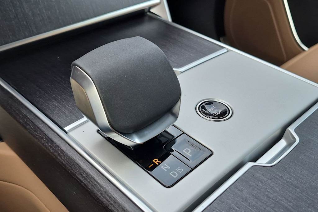 Thumbnail: 2026 Land Rover Range Rover - 15