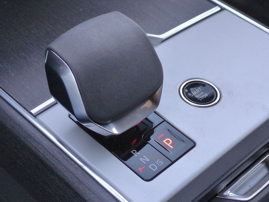 Thumbnail: 2025 Land Rover Range Rover - 37