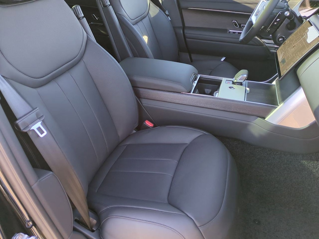 Thumbnail: 2025 Land Rover Range Rover - 29