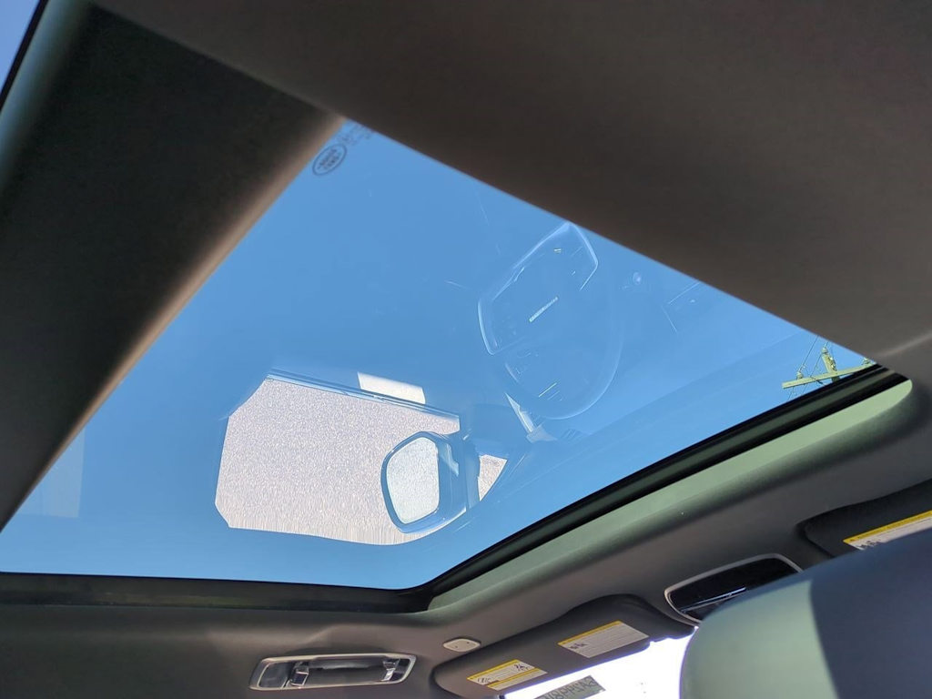 Thumbnail: 2025 Land Rover Range Rover - 28