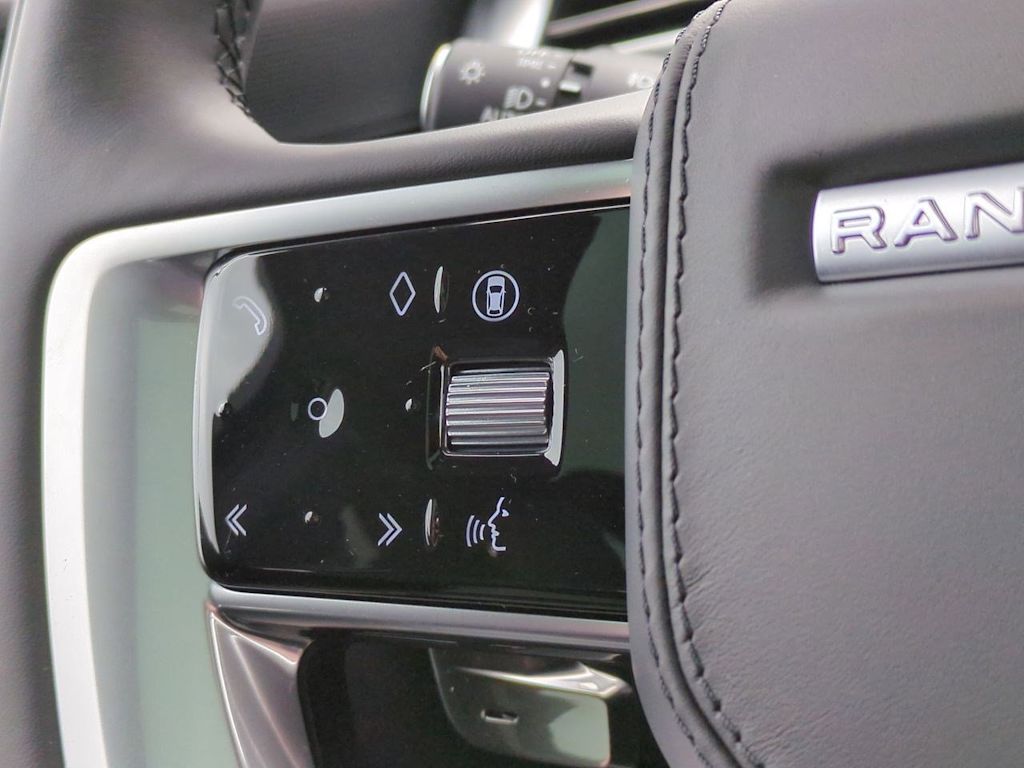 Thumbnail: 2025 Land Rover Range Rover - 30