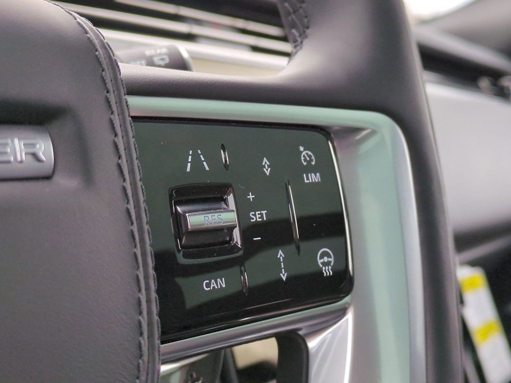 Thumbnail: 2025 Land Rover Range Rover - 31