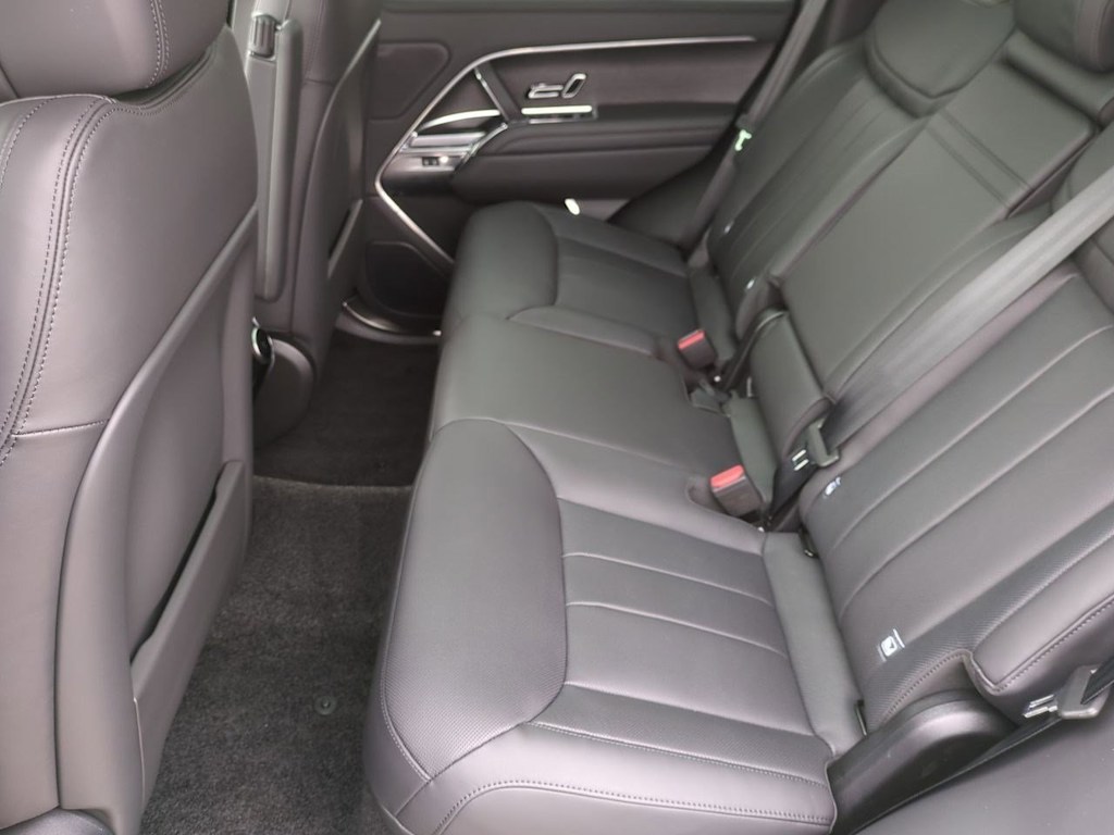 Thumbnail: 2025 Land Rover Range Rover - 27