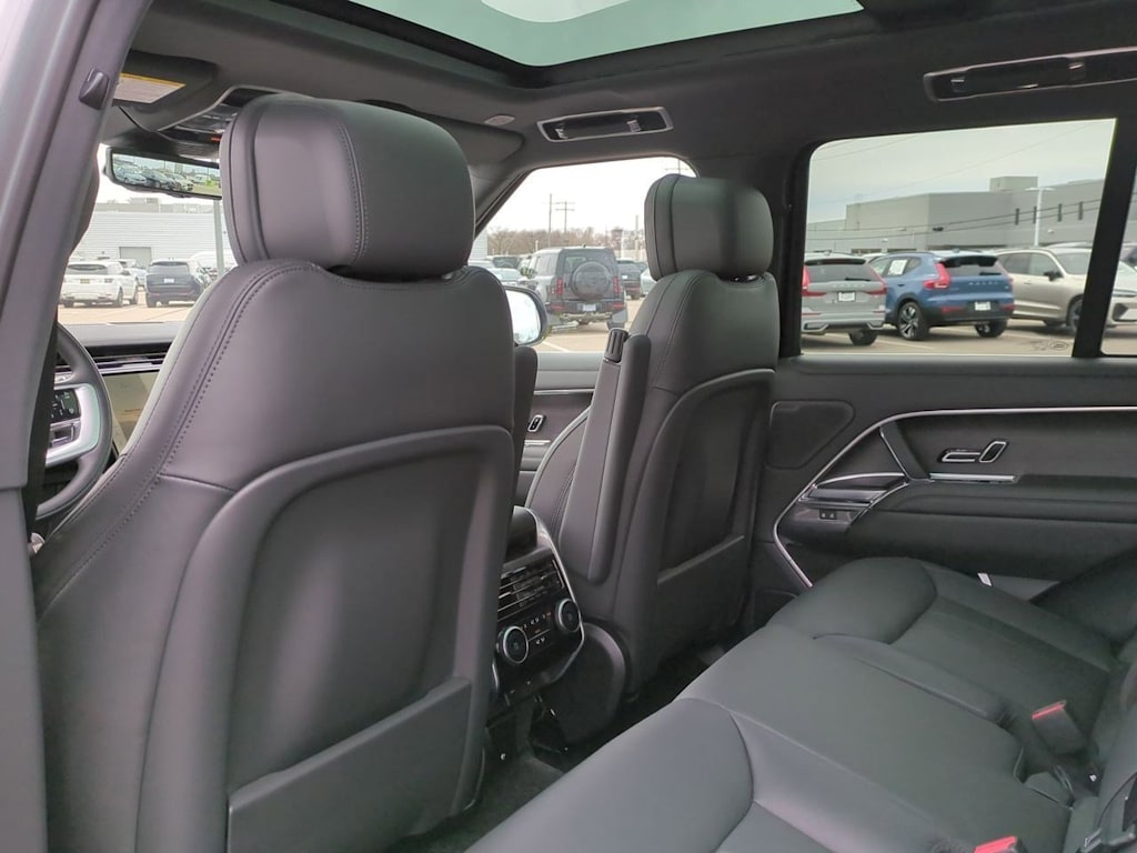 Thumbnail: 2025 Land Rover Range Rover - 13