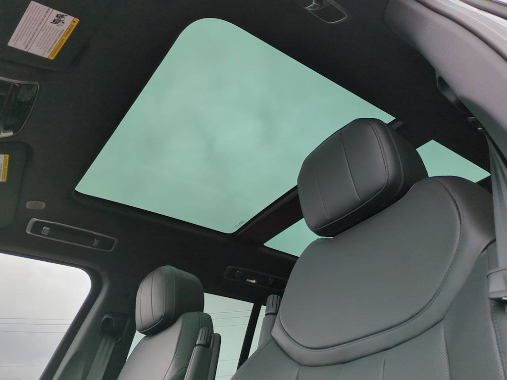 Thumbnail: 2025 Land Rover Range Rover - 26