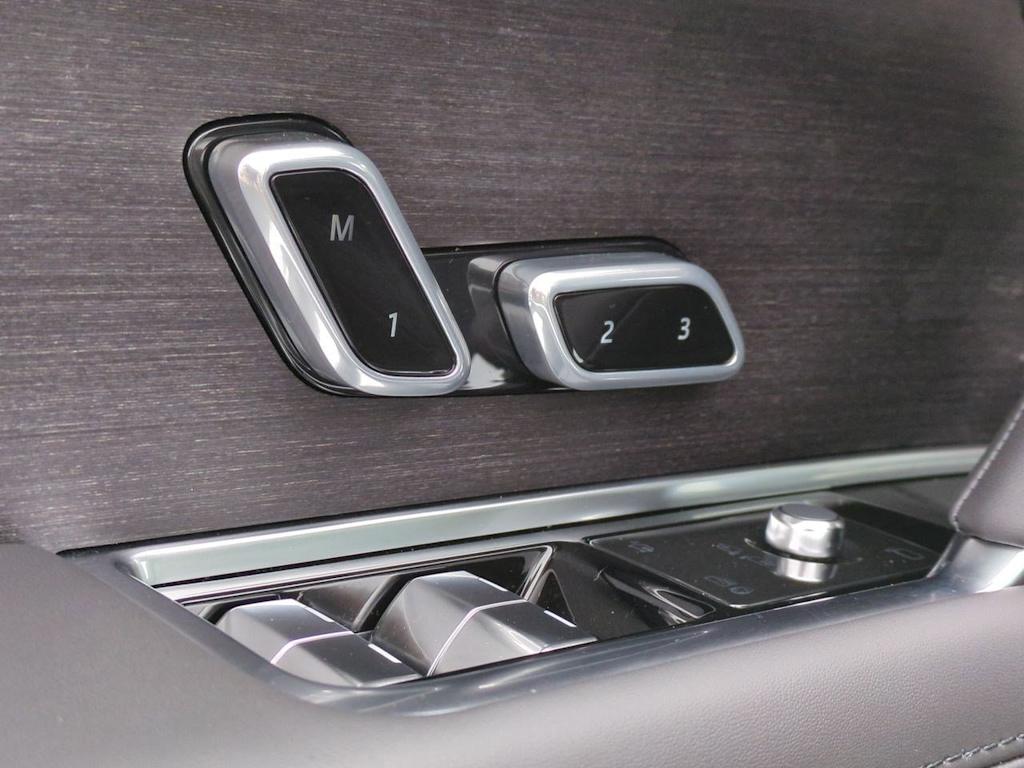 Thumbnail: 2025 Land Rover Range Rover - 25