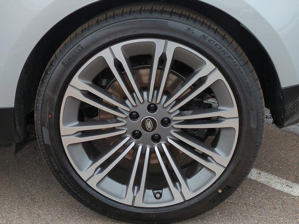 Thumbnail: 2025 Land Rover Range Rover - 8