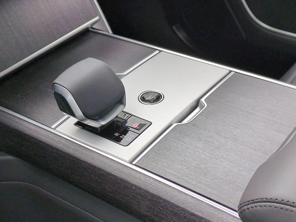 Thumbnail: 2025 Land Rover Range Rover - 36