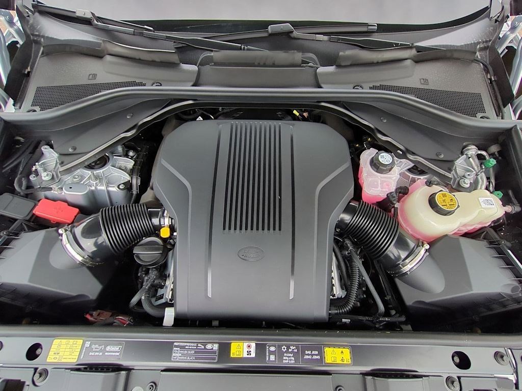 Thumbnail: 2025 Land Rover Range Rover - 9