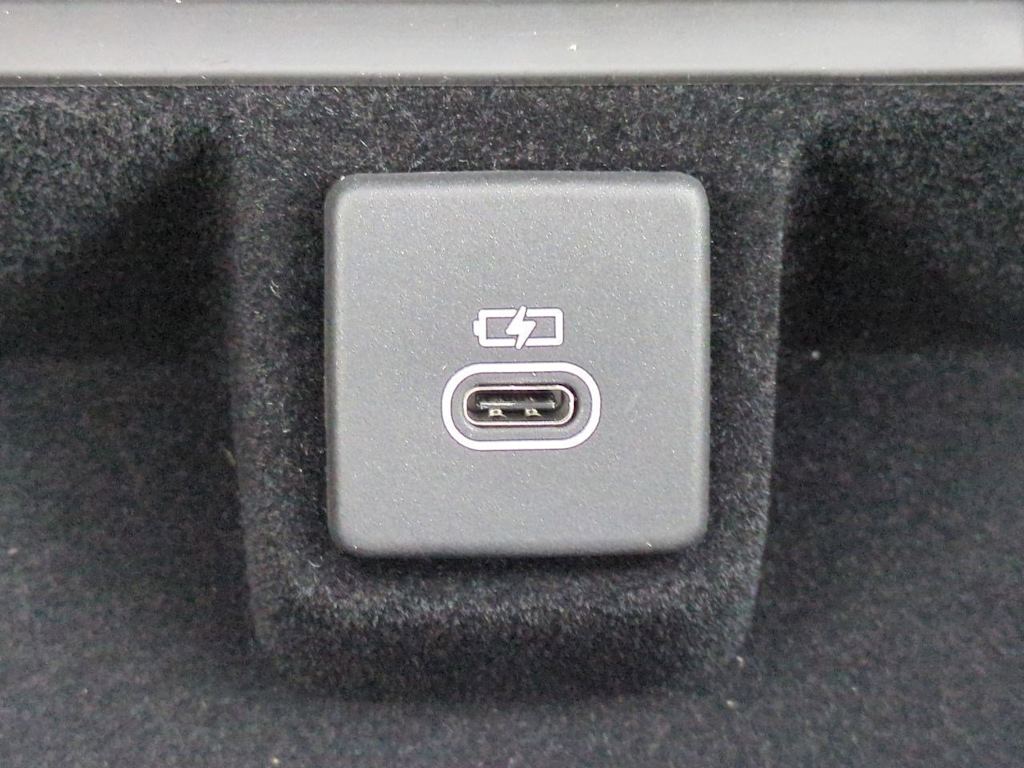 Thumbnail: 2025 Land Rover Range Rover - 34