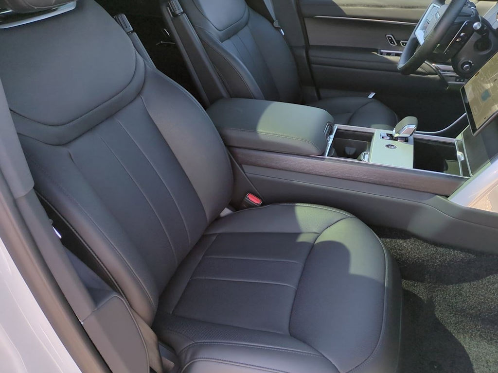 Thumbnail: 2025 Land Rover Range Rover - 11