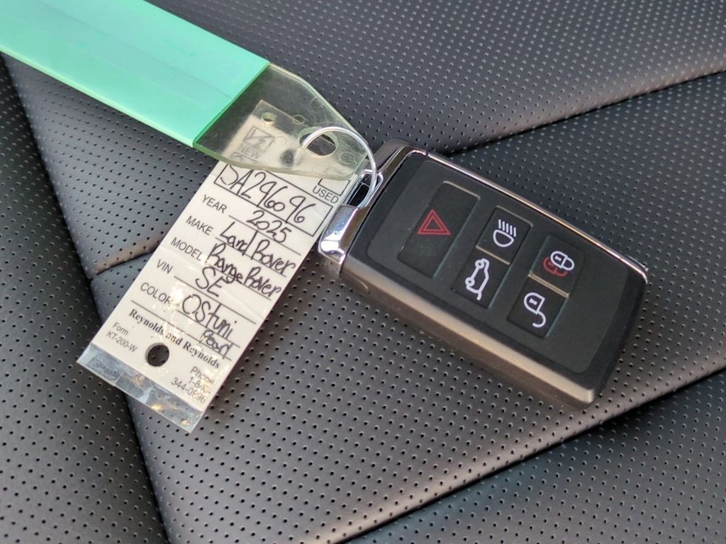 Thumbnail: 2025 Land Rover Range Rover - 37