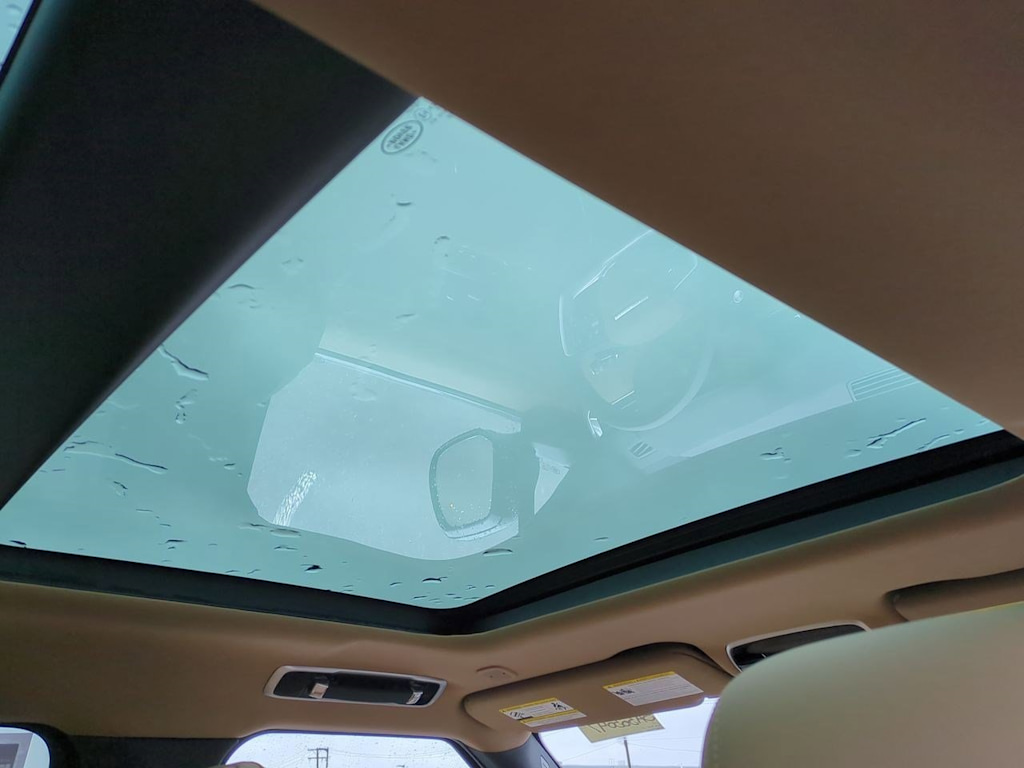 Thumbnail: 2025 Land Rover Range Rover - 26