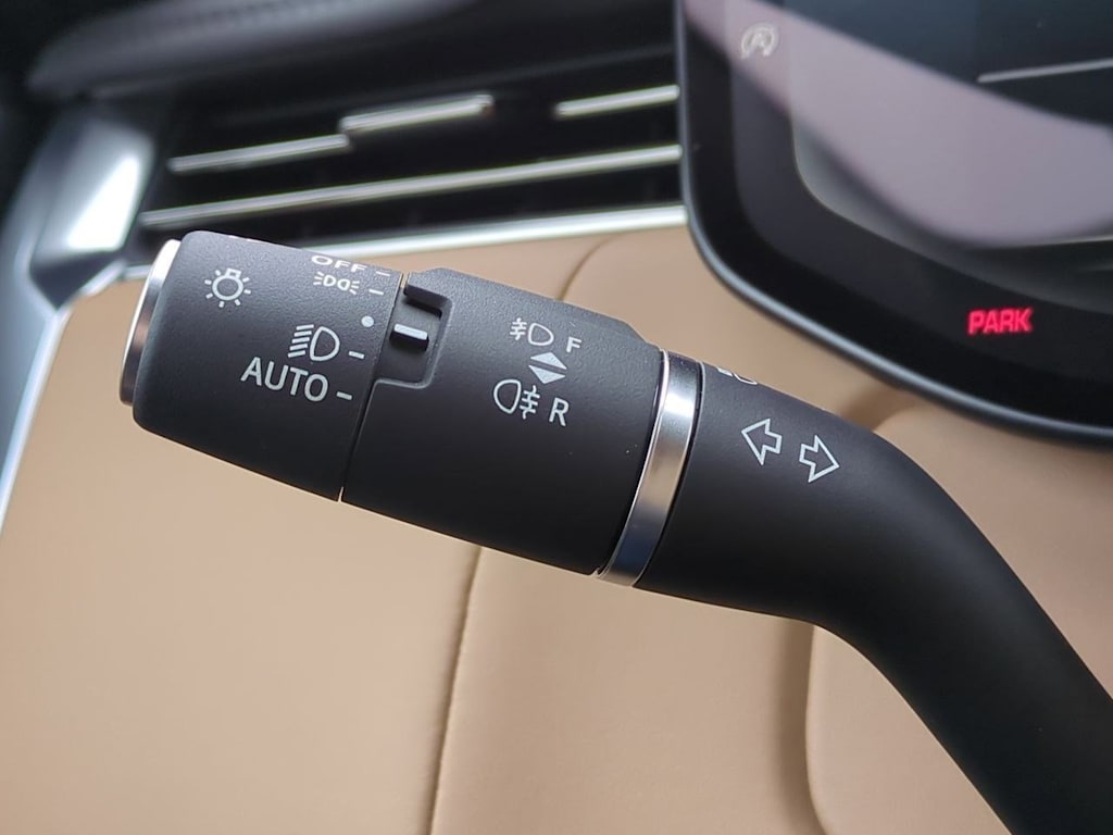 Thumbnail: 2025 Land Rover Range Rover - 31