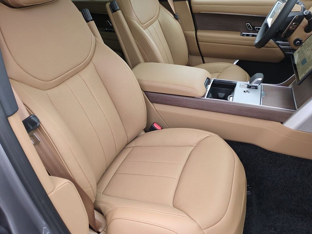 Thumbnail: 2025 Land Rover Range Rover - 27