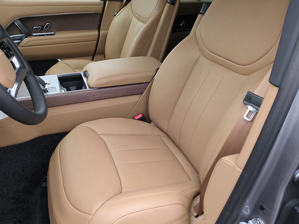 Thumbnail: 2025 Land Rover Range Rover - 10