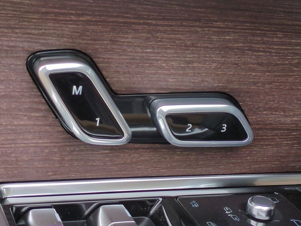 Thumbnail: 2025 Land Rover Range Rover - 24