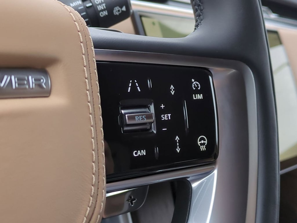 Thumbnail: 2025 Land Rover Range Rover - 29